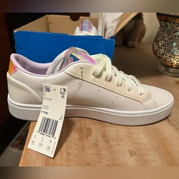 Womens Adidas iridescent superstar shoes - Picture 4 of 9